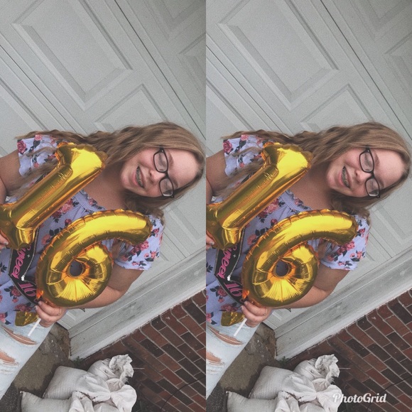 Meet your Posher, Brook - Picture 3 of 5